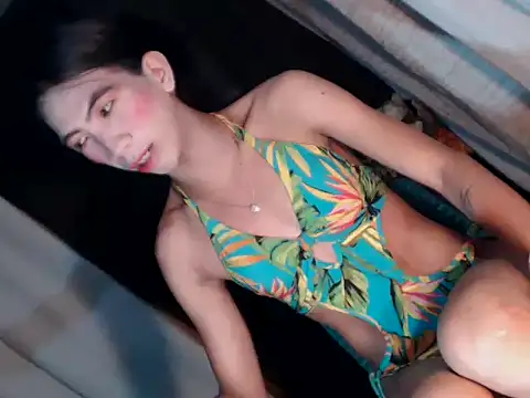 Snapshot of xyourdreamtrans chatting on October 2025 09:39:02 AM xyourdreamtrans online show from October 2025 09:39:02 AM