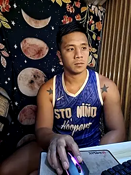 Snapshot of mr_dave chatting on December 2025 01:00:01 AM mr dave online show from December 2025 01:00:01 AM