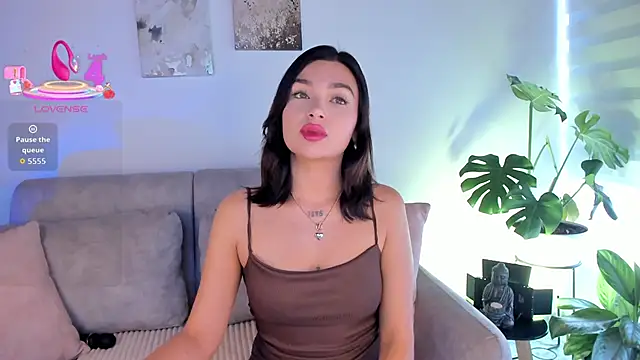 Estrer collins online show from November 2025 07:46:02 PM