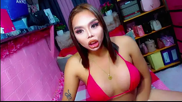 Snapshot of MoniqueCeleste chatting on October 2025 04:07:01 PM MoniqueCeleste online show from October 2025 04:07:01 PM