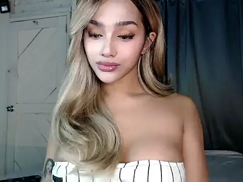 Snapshot of itsmekarinaaa chatting on February 2026 04:23:01 PM itsmekarinaaa online show from February 2026 04:23:01 PM