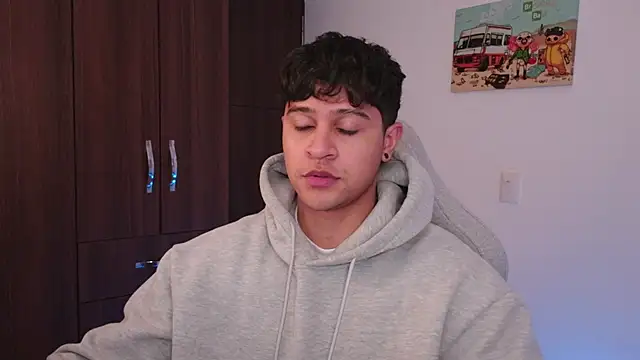 domsantiago  online show from September 2025 12:10:01 AM