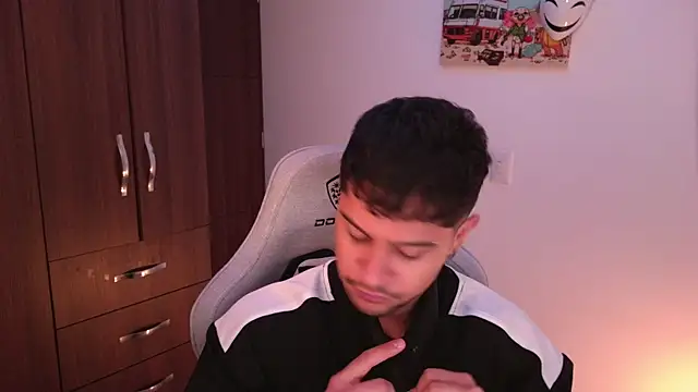 domsantiago  online show from December 2025 02:39:01 AM