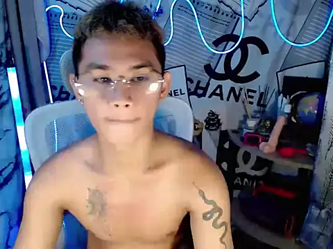 Snapshot of asianhardcock25 chatting on February 2026 06:11:02 AM asianhardcock25 online show from February 2026 06:11:02 AM
