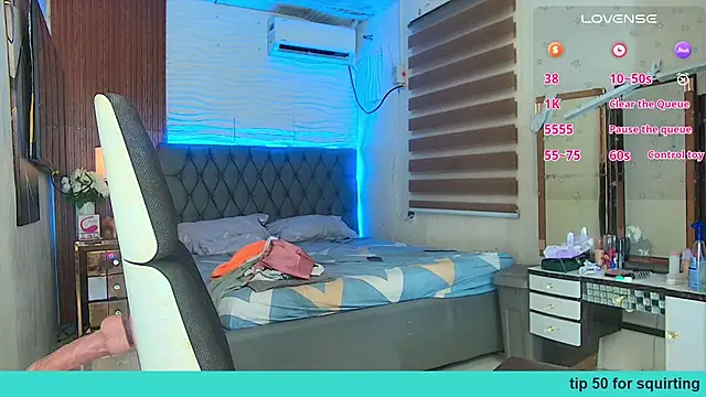Paulalu95 online show from May 2026 02:57:01 PM