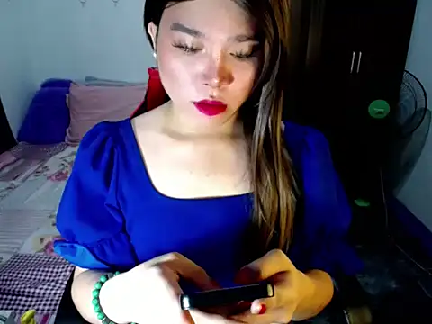 Urassiansweetcummer online show from October 2025 03:38:01 AM