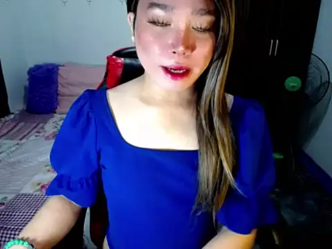 Urassiansweetcummer online show from October 2025 02:12:02 AM