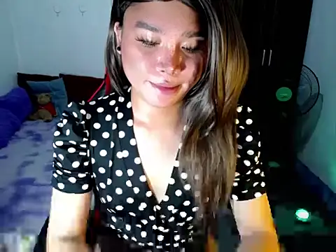 Snapshot of Urassiansweetcummer chatting on April 2026 07:58:02 PM Urassiansweetcummer online show from April 2026 07:58:02 PM