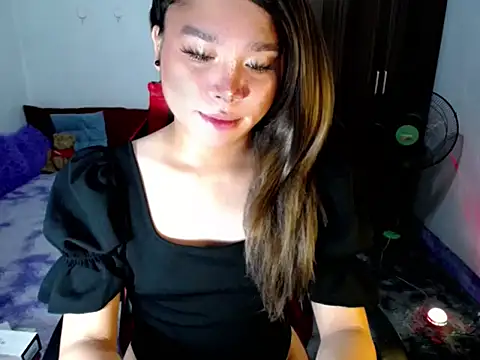 Snapshot of Urassiansweetcummer chatting on April 2026 05:58:02 PM Urassiansweetcummer online show from April 2026 05:58:02 PM