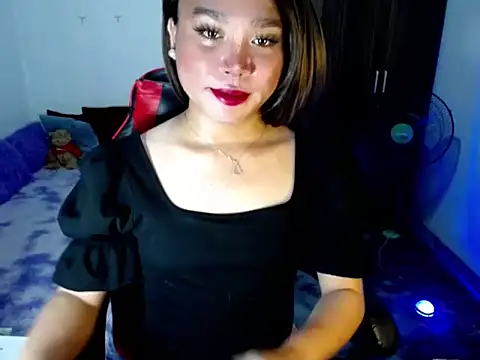 Snapshot of Urassiansweetcummer chatting on April 2026 02:51:02 AM Urassiansweetcummer online show from April 2026 02:51:02 AM