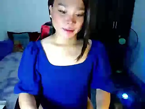 Snapshot of Urassiansweetcummer chatting on April 2026 02:25:01 AM Urassiansweetcummer online show from April 2026 02:25:01 AM