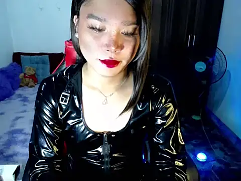 Snapshot of Urassiansweetcummer chatting on May 2026 01:35:01 AM Urassiansweetcummer online show from May 2026 01:35:01 AM