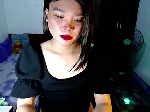 Snapshot of Urassiansweetcummer chatting on May 2026 04:29:02 AM Urassiansweetcummer online show from May 2026 04:29:02 AM