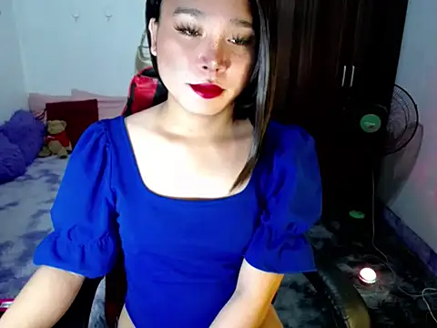 Urassiansweetcummer online show from June 2026 12:59:01 AM