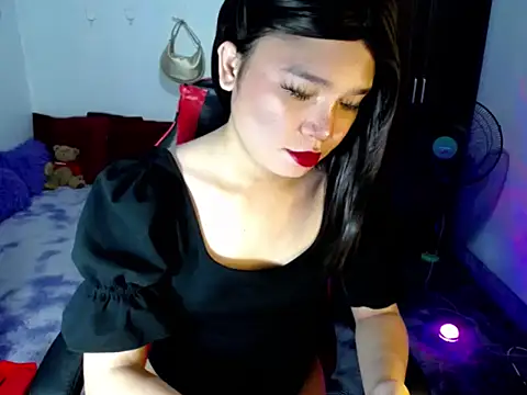 Urassiansweetcummer online show from June 2026 02:43:02 AM