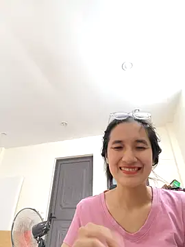 Shulee21 online show from October 2025 04:32:01 AM