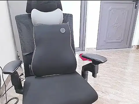 Shulee21 online show from October 2025 02:25:02 AM