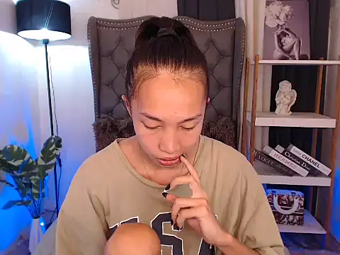 Snapshot of Sweet_kittyxx chatting on October 2025 02:45:02 AM Sweet kittyxx online show from October 2025 02:45:02 AM