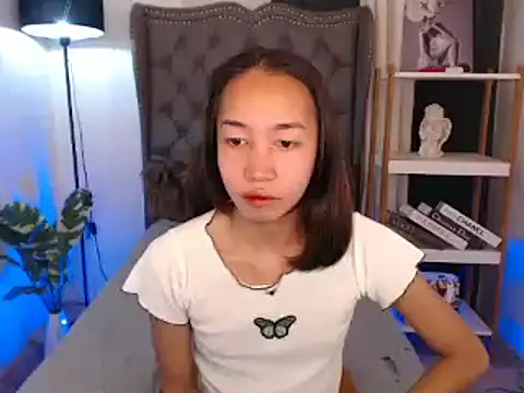 Snapshot of Sweet_kittyxx chatting on November 2025 04:23:01 AM Sweet kittyxx online show from November 2025 04:23:01 AM