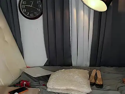 Foxxy Barbie online show from April 2026 06:05:02 AM