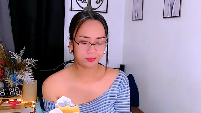 Zialustts online show from March 2026 03:57:02 AM