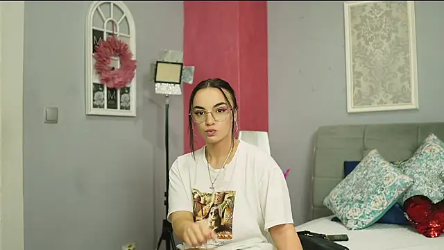 ScarletVex online show from June 2026 05:01:02 PM