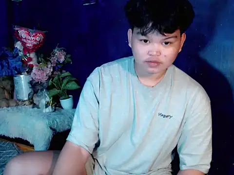 Reynelcock online show from November 2025 04:51:02 PM