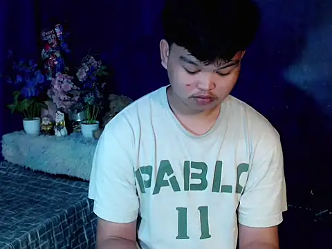 Snapshot of Reynelcock chatting on February 2026 03:35:01 AM Reynelcock online show from February 2026 03:35:01 AM