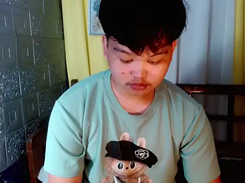 Snapshot of Reynelcock chatting on February 2026 07:40:01 AM Reynelcock online show from February 2026 07:40:01 AM