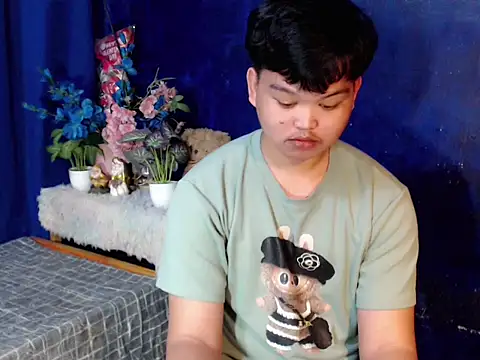 Snapshot of Reynelcock chatting on February 2026 05:01:01 PM Reynelcock online show from February 2026 05:01:01 PM