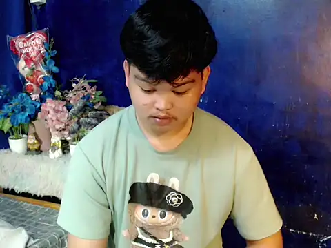 Snapshot of Reynelcock chatting on February 2026 05:24:01 PM Reynelcock online show from February 2026 05:24:01 PM