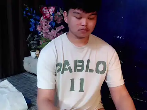 Snapshot of Reynelcock chatting on March 2026 03:52:01 PM Reynelcock online show from March 2026 03:52:01 PM