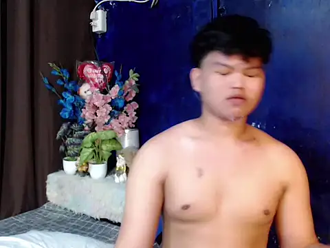 Snapshot of Reynelcock chatting on March 2026 09:51:01 PM Reynelcock online show from March 2026 09:51:01 PM