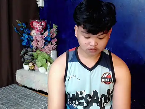 Snapshot of Reynelcock chatting on March 2026 06:02:01 PM Reynelcock online show from March 2026 06:02:01 PM