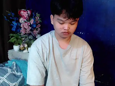 Snapshot of Reynelcock chatting on March 2026 06:13:02 PM Reynelcock online show from March 2026 06:13:02 PM