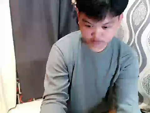 Reynelcock online show from April 2026 06:00:02 AM