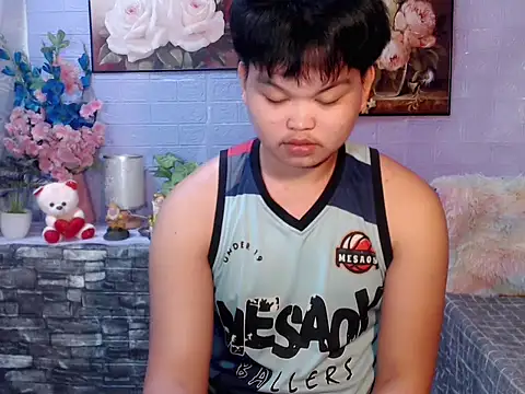 Reynelcock online show from May 2026 06:35:02 PM