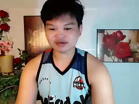 Snapshot of Reynelcock chatting on August 2026 04:28:01 PM Reynelcock online show from August 2026 04:28:01 PM