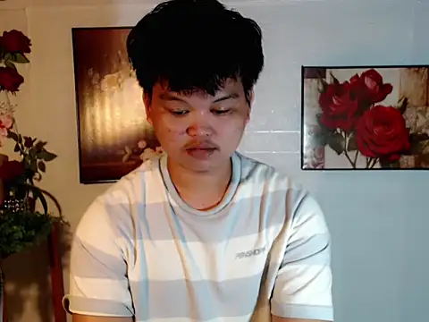 Snapshot of Reynelcock chatting on August 2026 10:18:01 AM Reynelcock online show from August 2026 10:18:01 AM