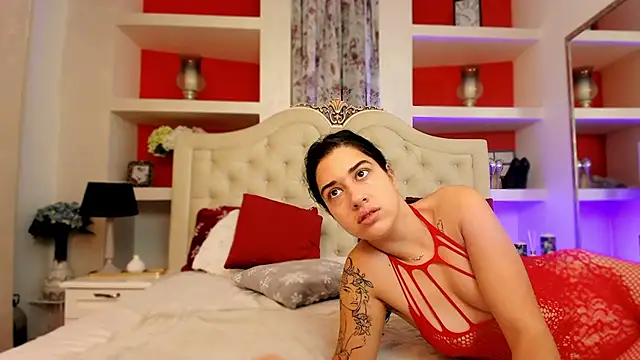 Snapshot of SarraRay chatting on November 2025 05:25:01 PM SarraRay online show from November 2025 05:25:01 PM