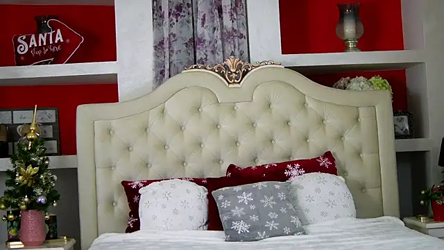 Snapshot of SarraRay chatting on November 2025 06:10:02 PM SarraRay online show from November 2025 06:10:02 PM