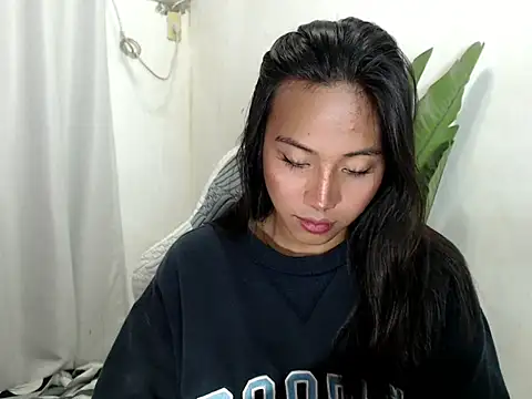 sweetiie caren online show from May 2026 04:51:02 AM