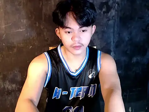 Snapshot of urguy_toshi chatting on September 2025 02:45:01 AM urguy toshi online show from September 2025 02:45:01 AM