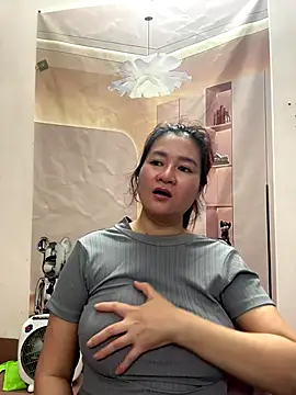 Snapshot of Bollozzy_89 chatting on December 2025 04:25:02 PM Bollozzy 89 online show from December 2025 04:25:02 PM