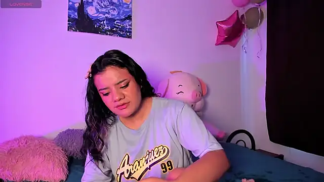 Snapshot of Shophie_thoopson chatting on November 2025 11:23:02 AM Shophie thoopson online show from November 2025 11:23:02 AM