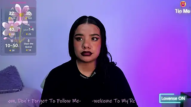 Snapshot of Shophie_thoopson chatting on December 2025 12:32:01 PM Shophie thoopson online show from December 2025 12:32:01 PM