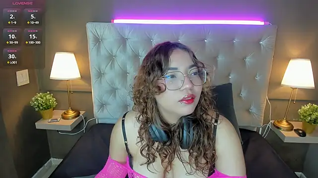 AliceCamxxx online show from November 2025 12:37:02 PM