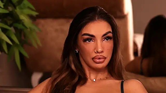 Snapshot of KendalJolly chatting on October 2025 07:01:02 PM KendalJolly online show from October 2025 07:01:02 PM