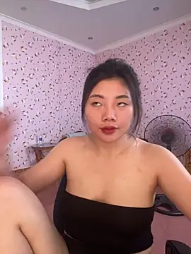 Snapshot of D2sweet chatting on October 2025 01:37:02 AM D2sweet online show from October 2025 01:37:02 AM