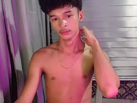 Snapshot of Daqt_15 chatting on December 2025 04:12:02 PM Daqt 15 online show from December 2025 04:12:02 PM